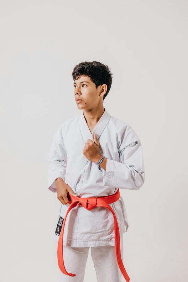Choisir le kimono idéal pour le karaté : guide pratique